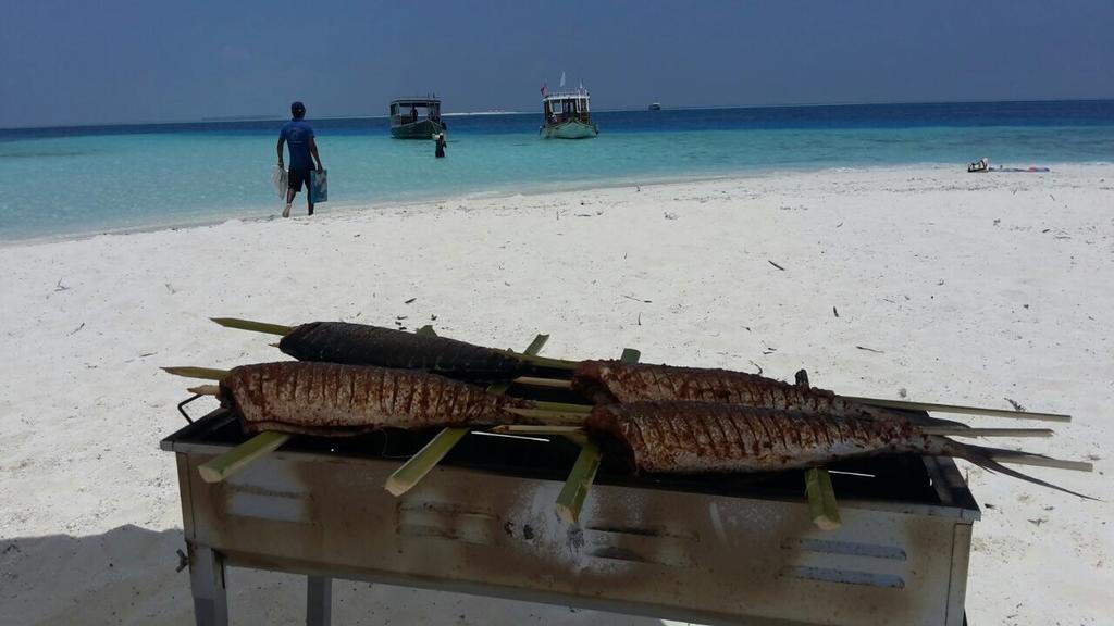 Hudhu Raakani Lodge Maldives Thinadhoo  Exterior foto